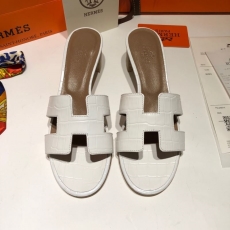 Hermes Slippers